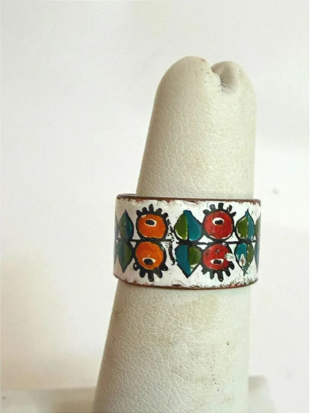 Vintage Wide Enamel Floral Pattern Ring Size 4.5